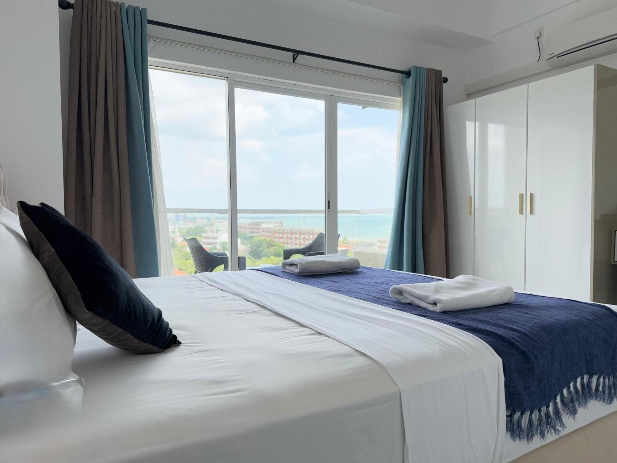 Ocean Breeze Negombo- Tidesend Luxury Beach Apartments Exterior photo